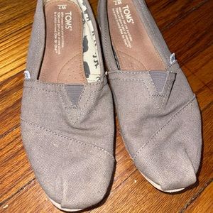 Taupe Toms